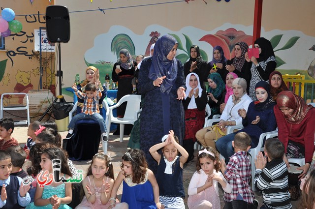 كفرقاسم – فيديو: بساتين الامل, السلام , والمحبة تحتفل بعيد الام على انغام عمو انس وجوقته ..